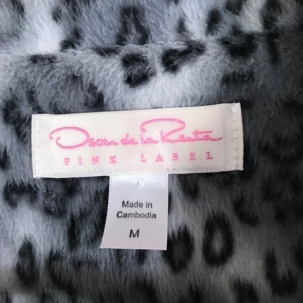 OSCAR De La Renta Animal Print Soft Velvety Velour Pajama Top Size M
